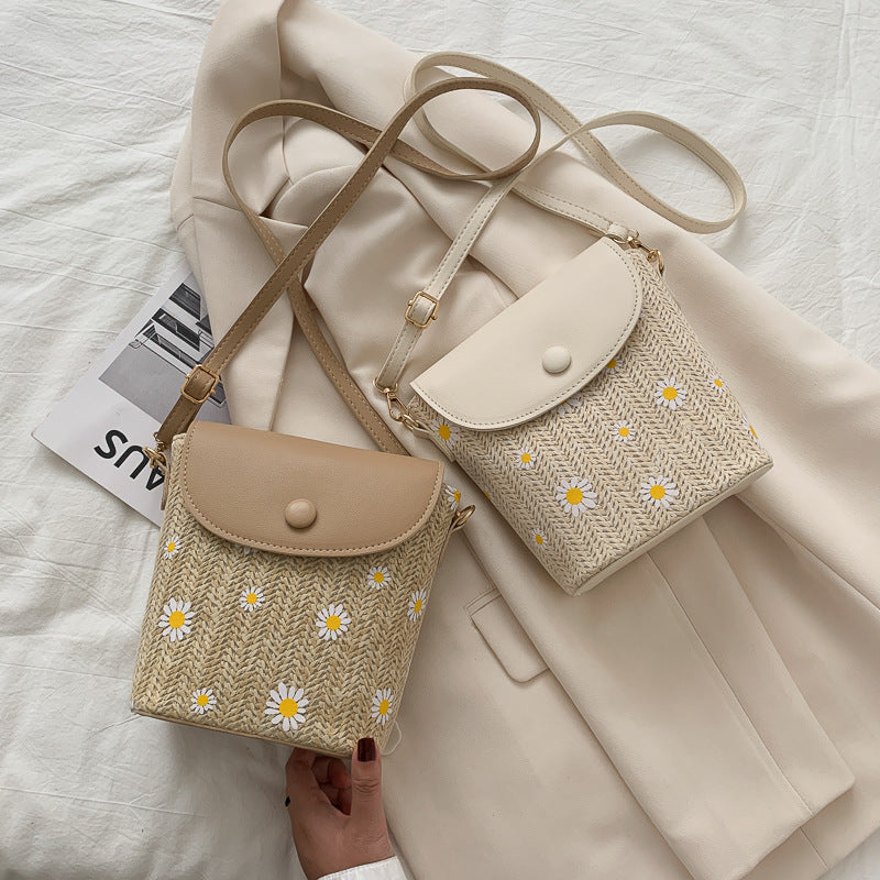 Womens Stylish Raffia Straw Shoulder Bag With Details