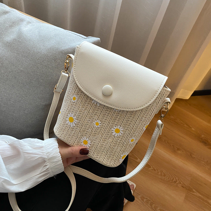 Womens Stylish Raffia Straw Shoulder Bag With Details